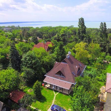 Biker Holiday Home Балатонакараттьо Екстер'єр фото