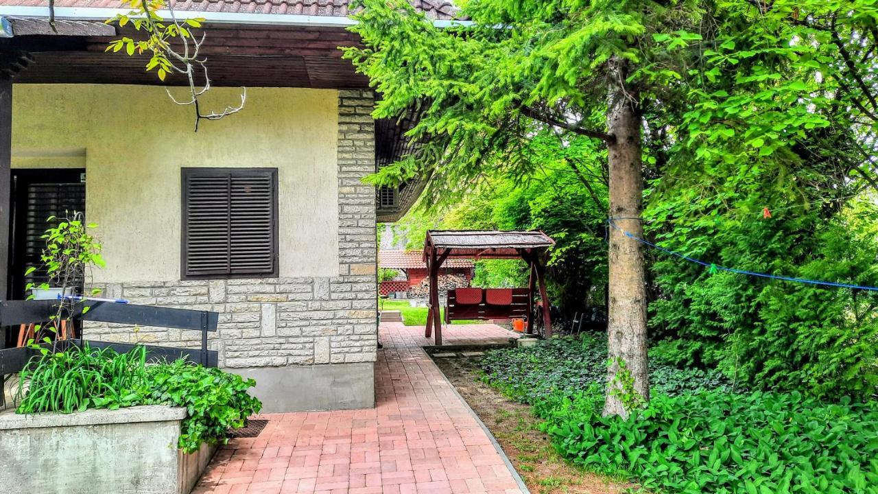 Biker Holiday Home Балатонакараттьо Екстер'єр фото