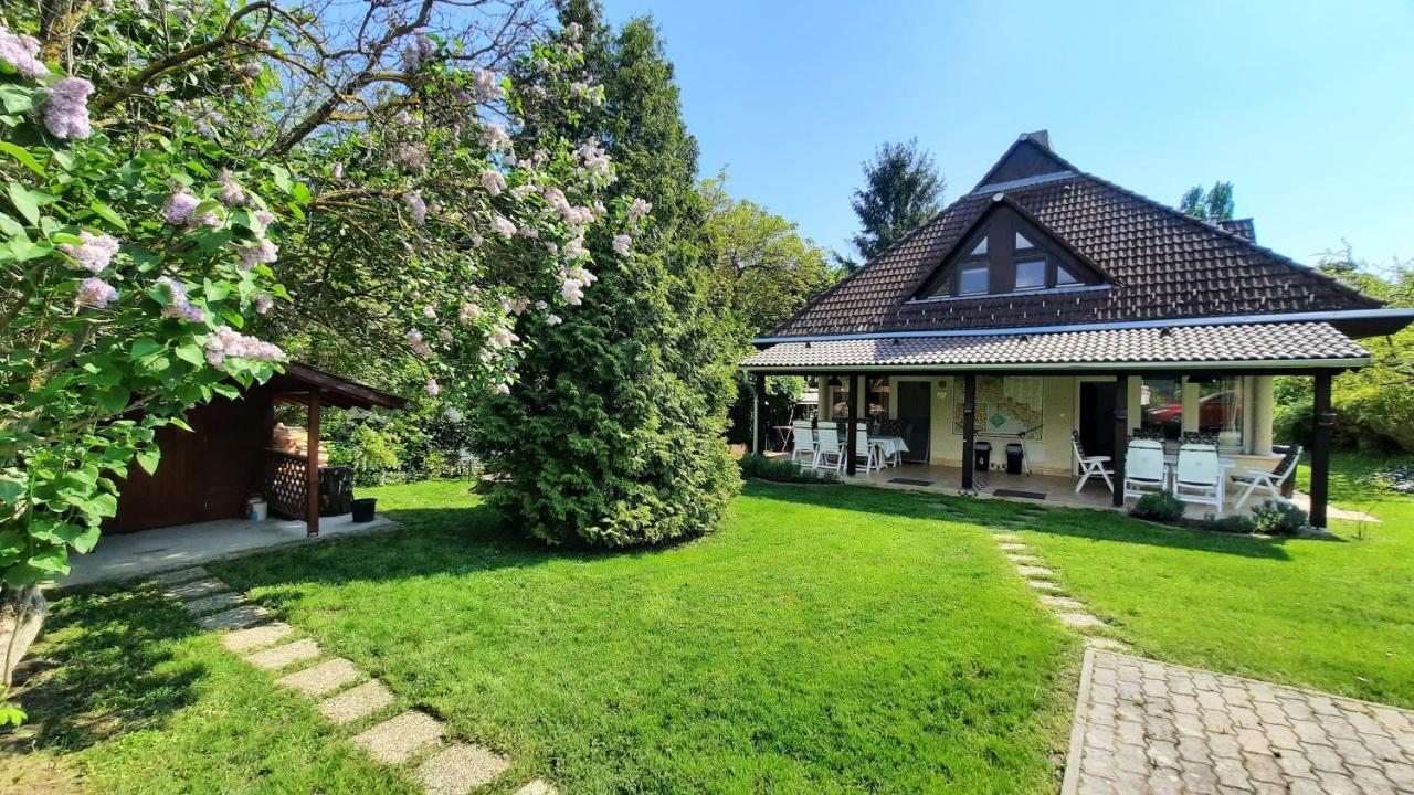 Biker Holiday Home Балатонакараттьо Екстер'єр фото